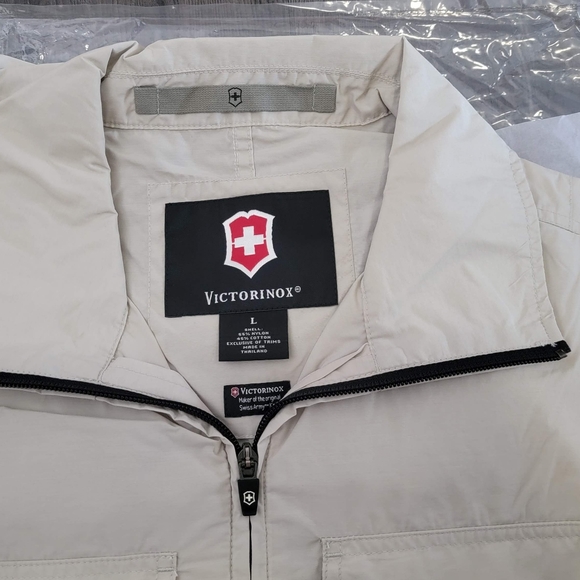 VICTORINOX  size L - Picture 5 of 10